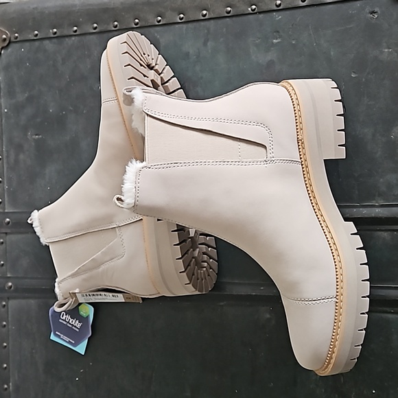 Toms Natural Leather Slip On Boots - Picture 2 of 8